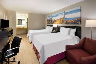 هتل Days Inn By Wyndham Raleigh Midtown