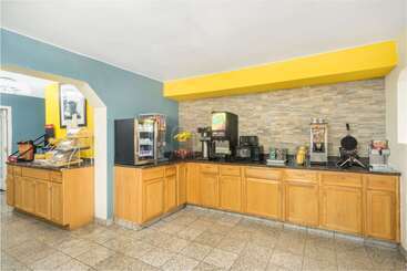 هتل Days Inn By Wyndham Raleigh Midtown