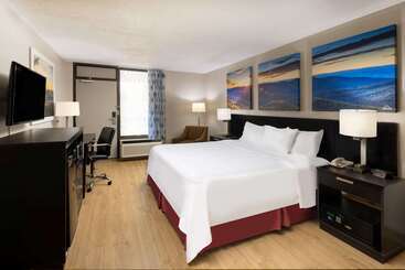 هتل Days Inn By Wyndham Raleigh Midtown
