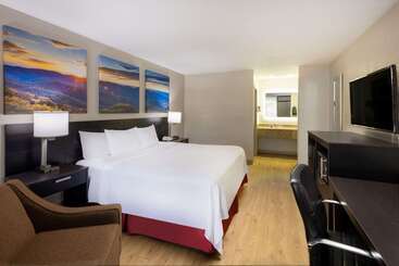 هتل Days Inn By Wyndham Raleigh Midtown