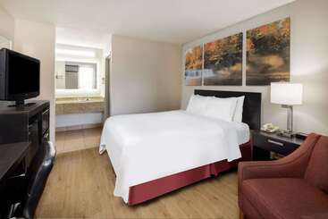 هتل Days Inn By Wyndham Raleigh Midtown