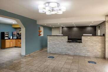 هتل Days Inn By Wyndham Raleigh Midtown