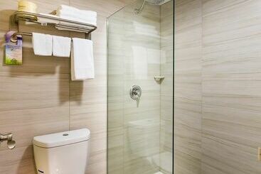 هتل Days Inn By Wyndham Hartford/closest Downtown