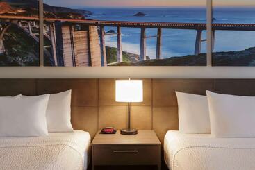 هتل Days Inn & Suites By Wyndham Anaheim At Disneyland Park