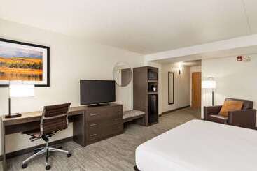 هتل Days Inn & Suites By Wyndham Bozeman
