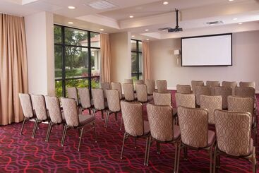 Delta Hotels By Marriott Orlando Lake Buena Vista
