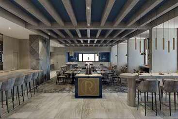 هتل Doubletree By Hilton Raleigh Midtown, Nc