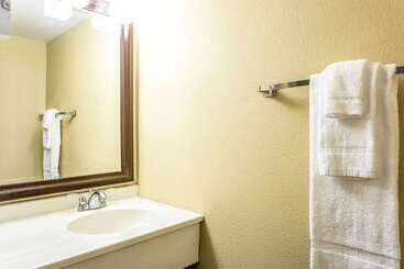هتل Americas Best Value Inn Fredonia Ny