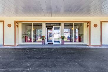 هتل Americas Best Value Inn Fredonia Ny