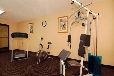 هتل Econo Lodge Inn & Suites
