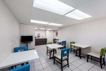 هتل Econo Lodge Vicksburg