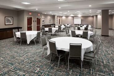 هتل Hampton Inn St. Louisdowntown
