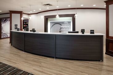 هتل Hampton Inn St. Louisdowntown