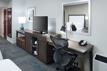 هتل Hampton Inn St. Louisdowntown
