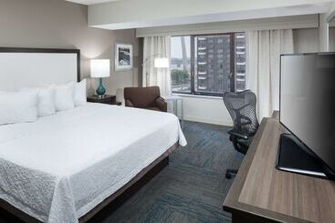هتل Hampton Inn St. Louisdowntown