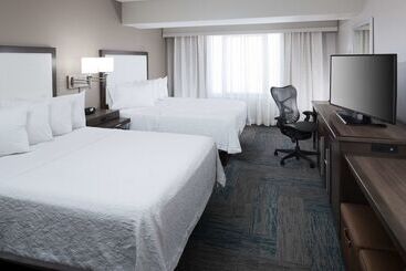 هتل Hampton Inn St. Louisdowntown