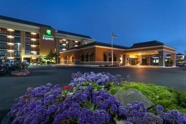هتل Holiday Inn Express At Monterey Bay, An Ihg