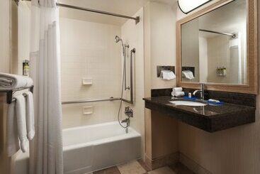 هتل Holiday Inn Express At Monterey Bay, An Ihg