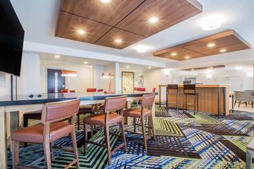 هتل Holiday Inn Express & Suites   Albany Airport   Wolf Road, An Ihg