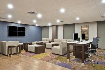 هتل Holiday Inn Harrisburg East, An Ihg