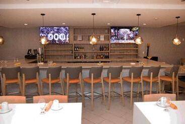 هتل Holiday Inn Houston Hobby Airport, An Ihg