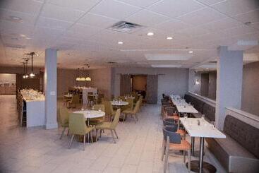 هتل Holiday Inn Houston Hobby Airport, An Ihg