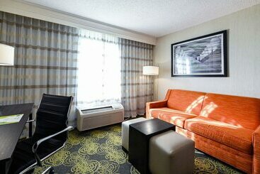 هتل Holiday Inn University Area Charlottesville, An Ihg