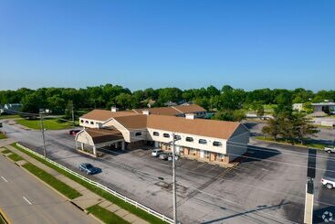 هتل I 80 Inn & Suites