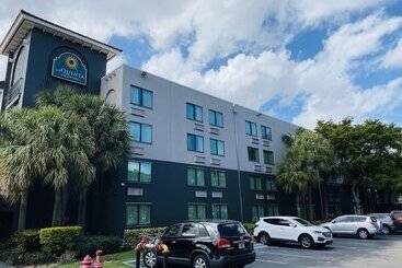 هتل La Quinta By Wyndham Ft Lauderdale Cypress Creek
