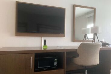 هتل La Quinta By Wyndham Ft Lauderdale Cypress Creek