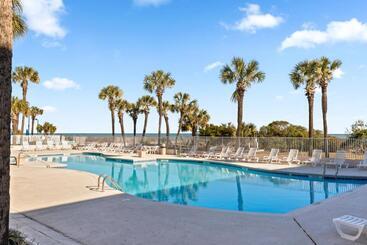 هتل Ocean Crest Inn And Suites