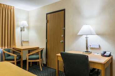 هتل Quality Inn Columbia Mall