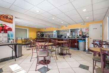 Quality Inn Little Creek - Virginia Beach