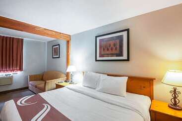 Отель Quality Inn