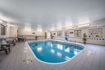 هتل Quality Inn & Suites South