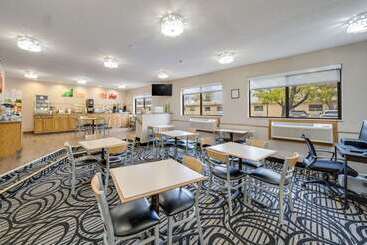 هتل Quality Inn & Suites South