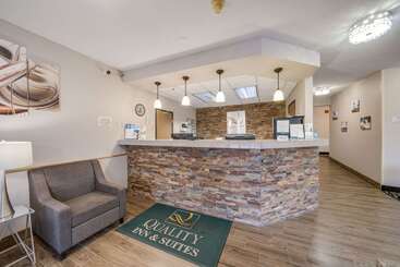 هتل Quality Inn & Suites South