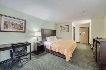 هتل Quality Inn & Suites South