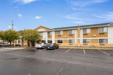 هتل Quality Inn & Suites South