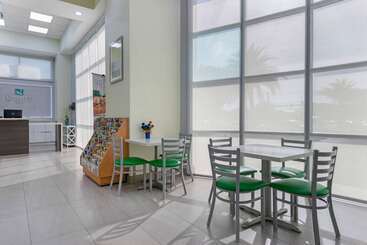 هتل Quality Inn University North I75