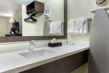 هتل Quality Inn University North I75