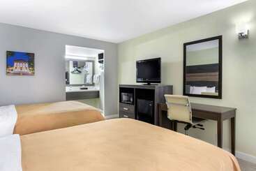 هتل Quality Inn University North I75