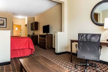 هتل Quality Suites Hickory South