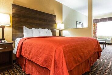 هتل Quality Suites Hickory South