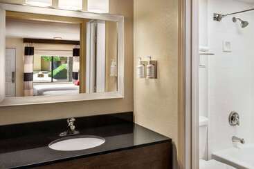 هتل Ramada By Wyndham Albuquerque Airport