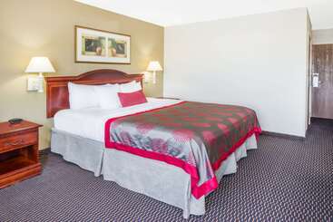 هتل Ramada By Wyndham Columbia