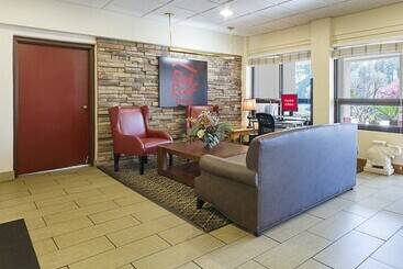 هتل Red Roof Inn Montgomery  Midtown