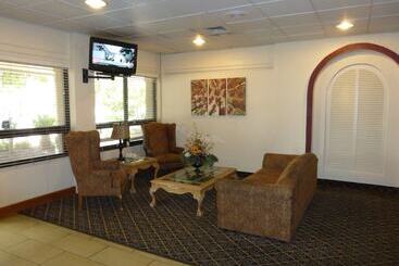 هتل Red Roof Inn Montgomery  Midtown