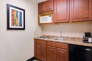 هتل Rodeway Inn At Fort Lee