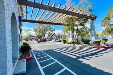 هتل Rodeway Inn Milpitas Near Great Mall